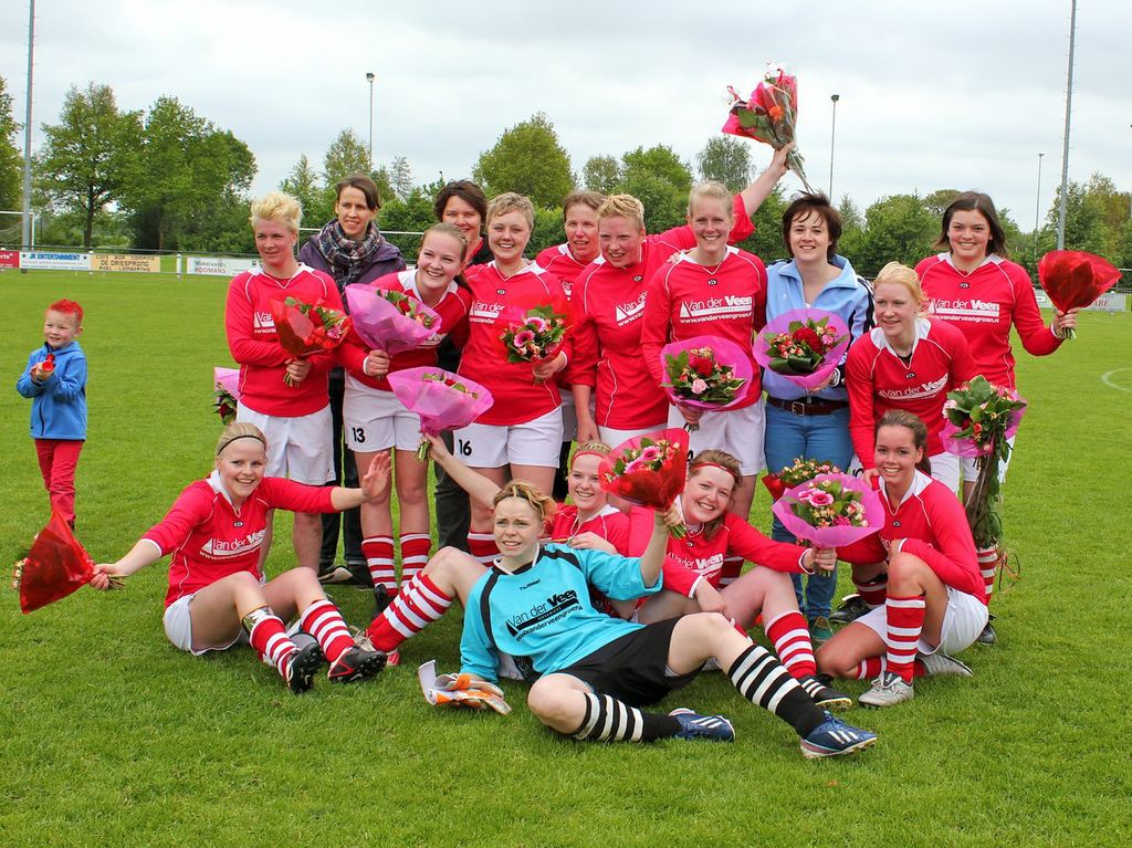 Het damesteam van Gasselternijveen stond enkele jaren onder leiding van Wolters