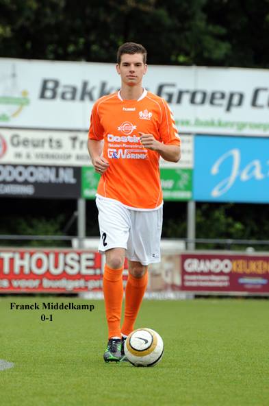 Frank Middelkamp in het oranje van zijn vorige club WKE