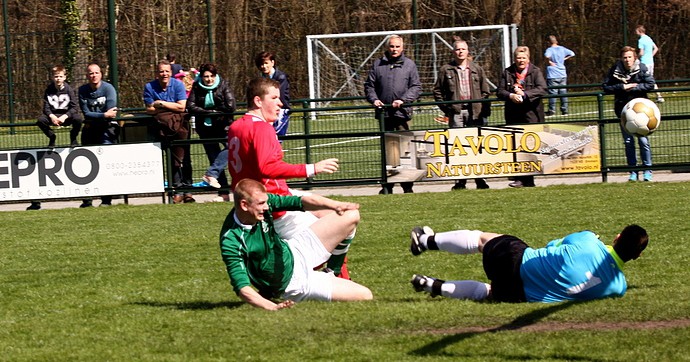 Ferdy Kuiper maakt de 2-0 voor Westerwolde...