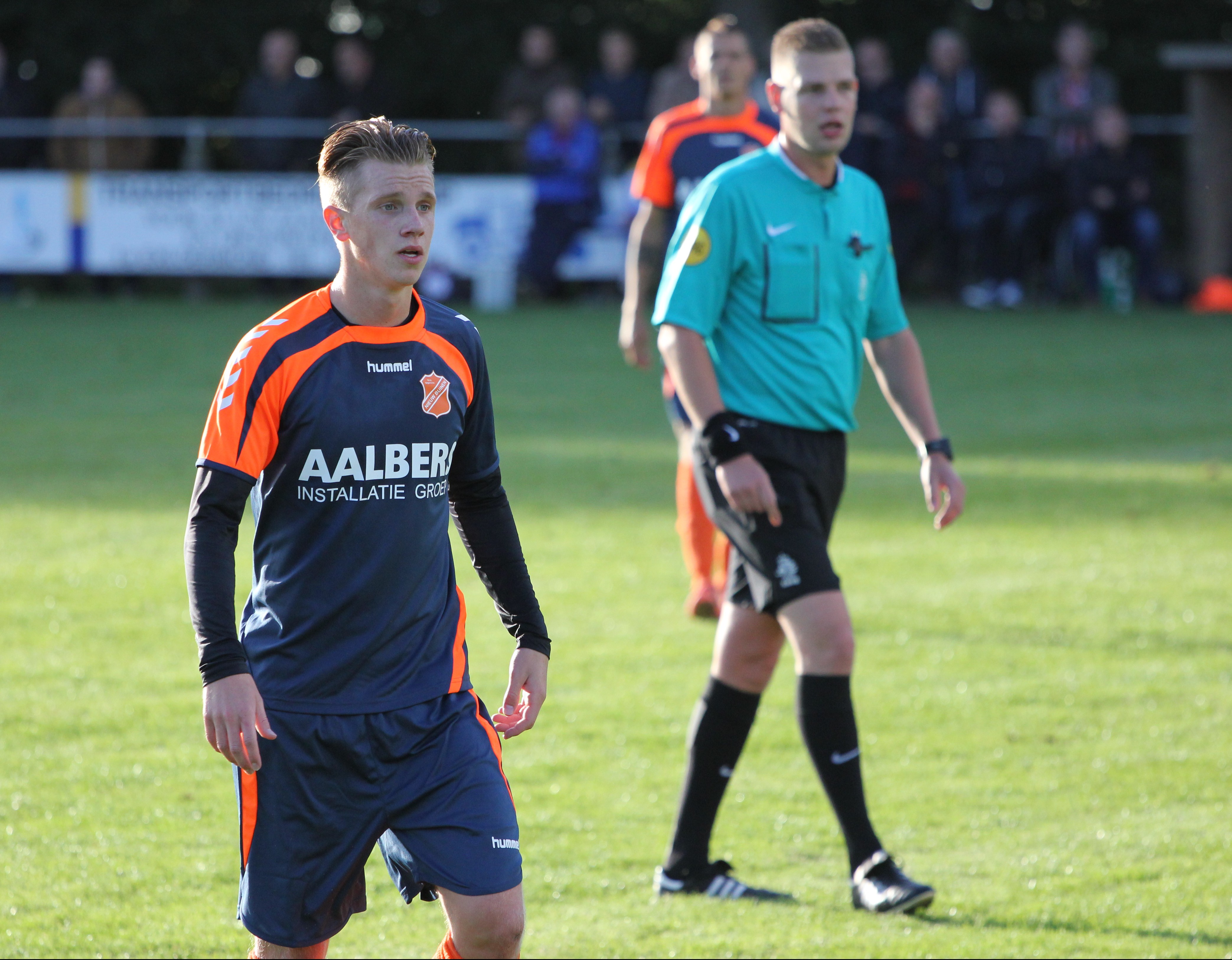 Thijs Hateboer tijdens de uitwedstrijd tegen TEVV... (foto: FC Kanaalstreek)
