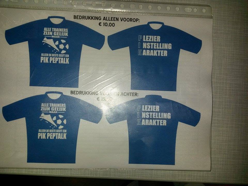 Het P.I.K. t-shirt is te verkrijgen in twee varianten...