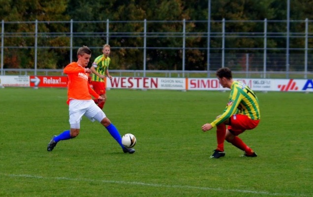 Arnoud Bentum speelde een moeizame wedstrijd (Foto: v.v. Nieuw-Buinen)